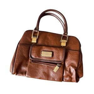 Cute little brown leather handbag with gold hardware fall autumn y2k